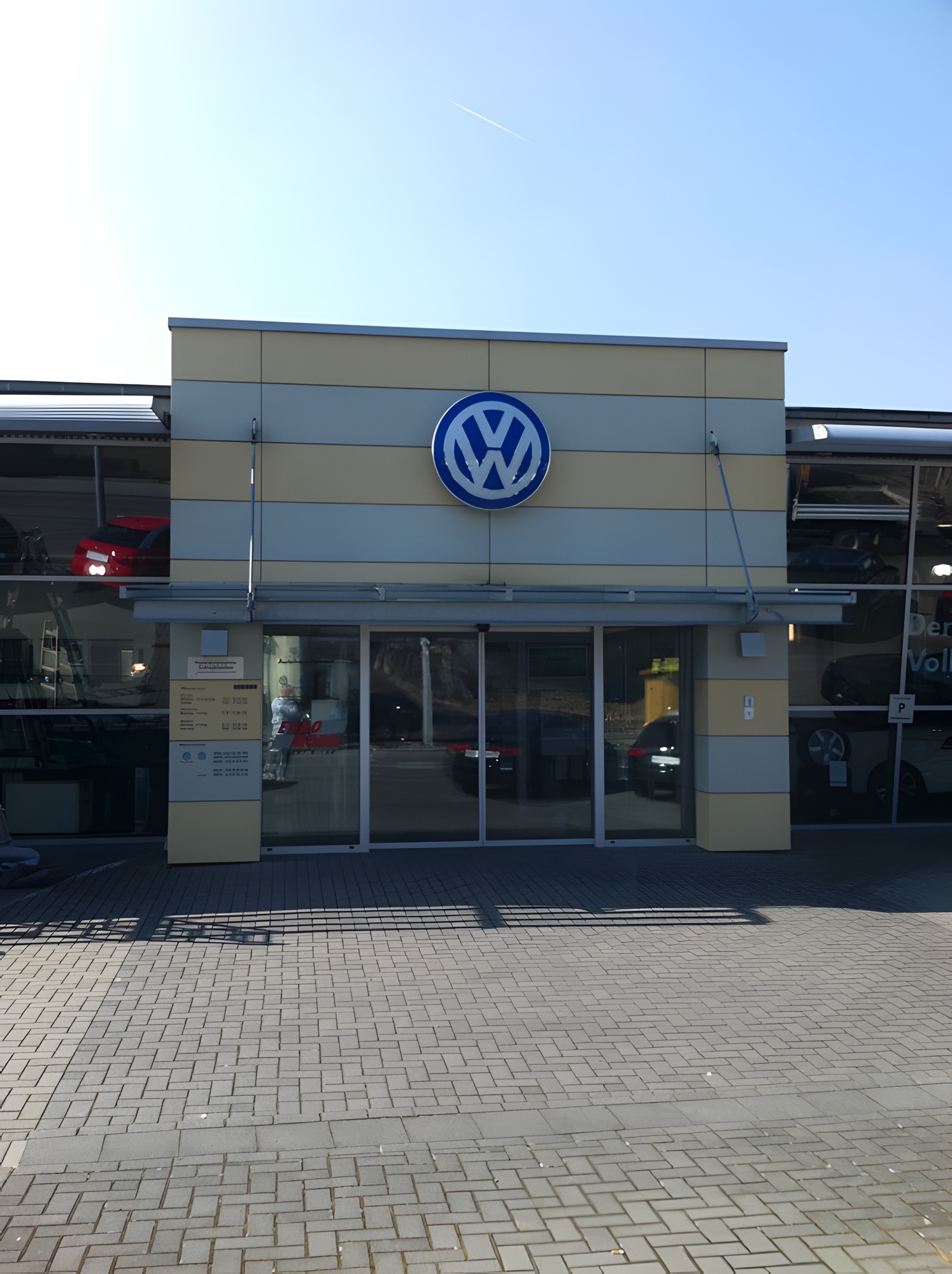 Autohaus – vorher