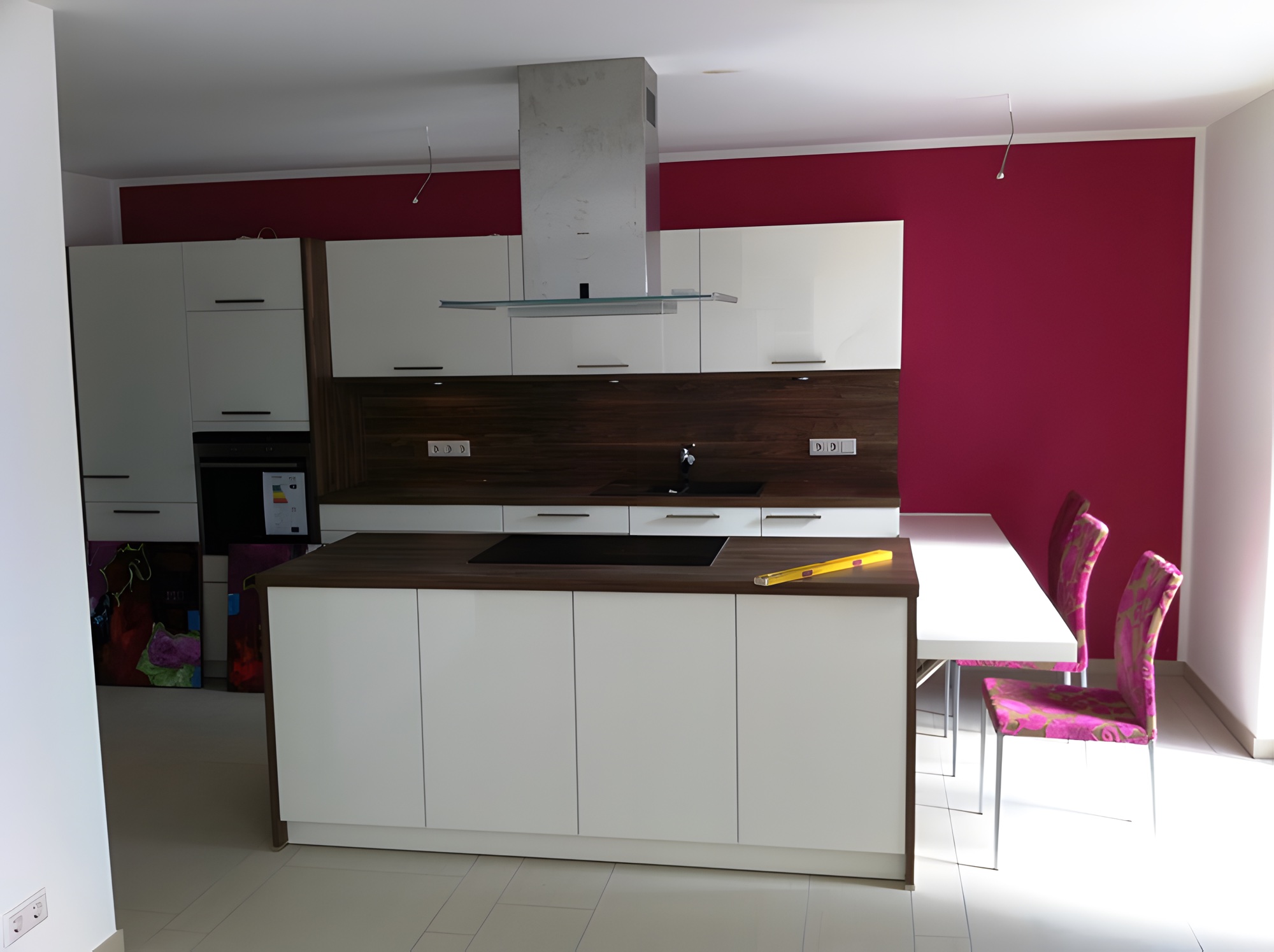 Küchenwand in Wischtechnik mit Latexfarbe