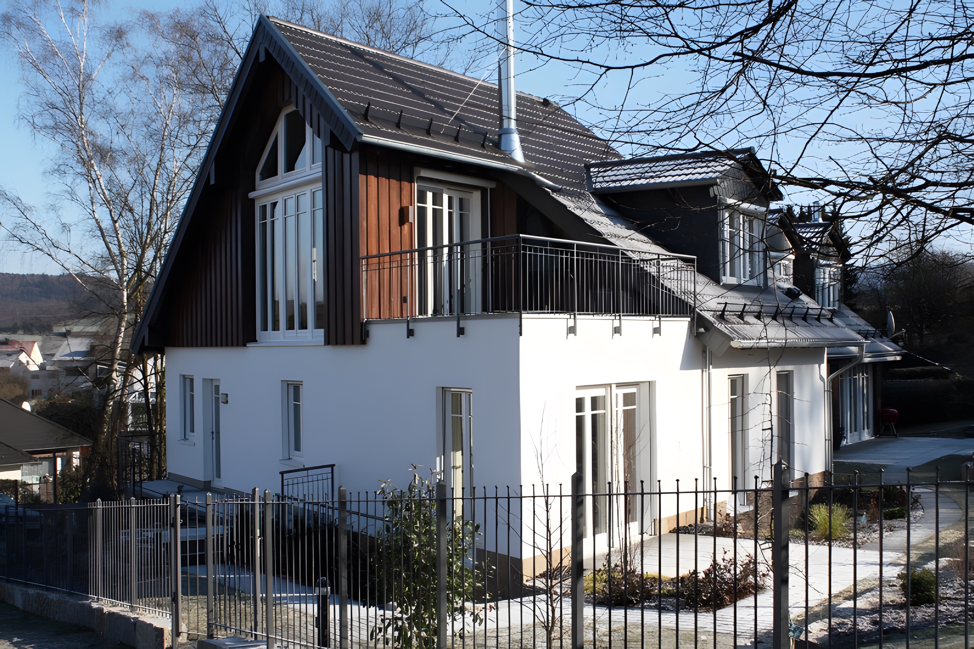 Landhaus mit Holzgiebel